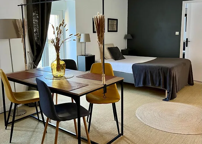 Flor Du Mont Casa de hóspedes 3*